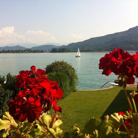 Seehaus Jamek Guest house Portschach am Woerthersee